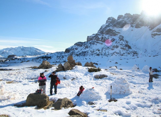  Iglus bauen im Schnee 